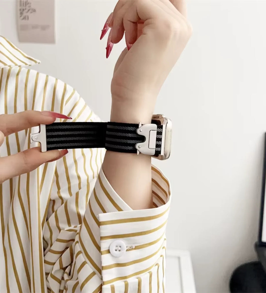 Parachute-Buckle Striped Nylon Apple Watch Band – Black - Creslia