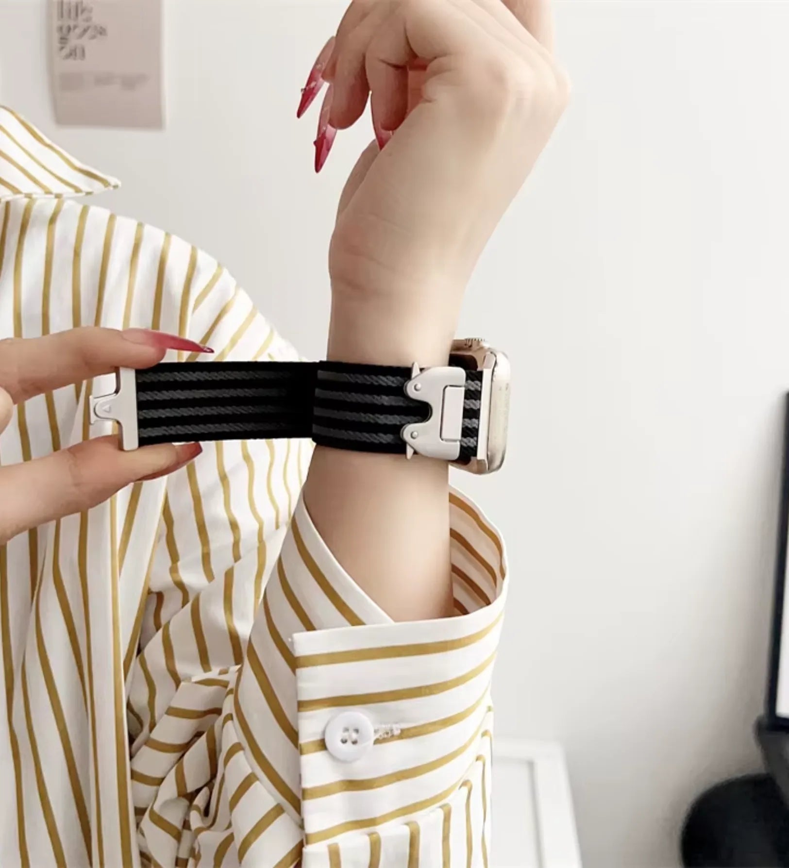 Parachute-Buckle Striped Nylon Apple Watch Band – Black