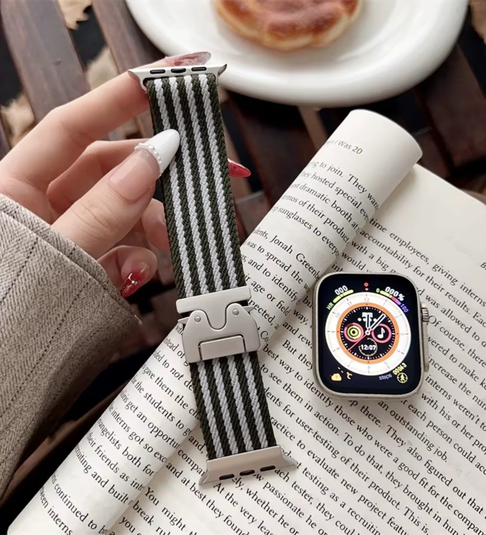 Parachute-Buckle Striped Nylon Apple Watch Band – Olive Green