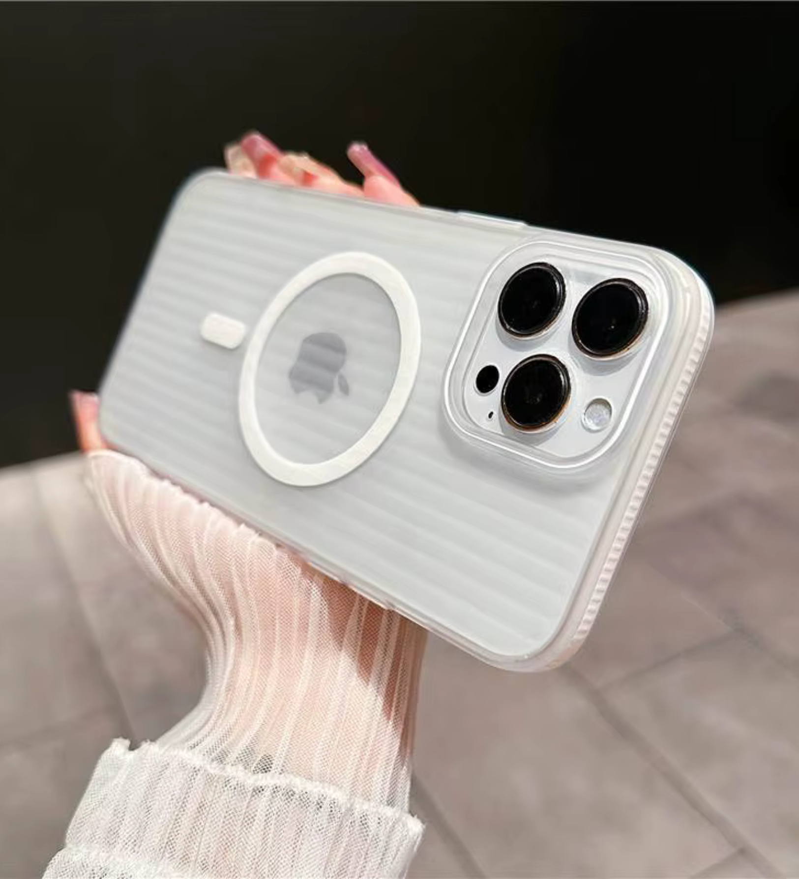 Corrugated Hybrid MagSafe Case Cover for iPhone - White